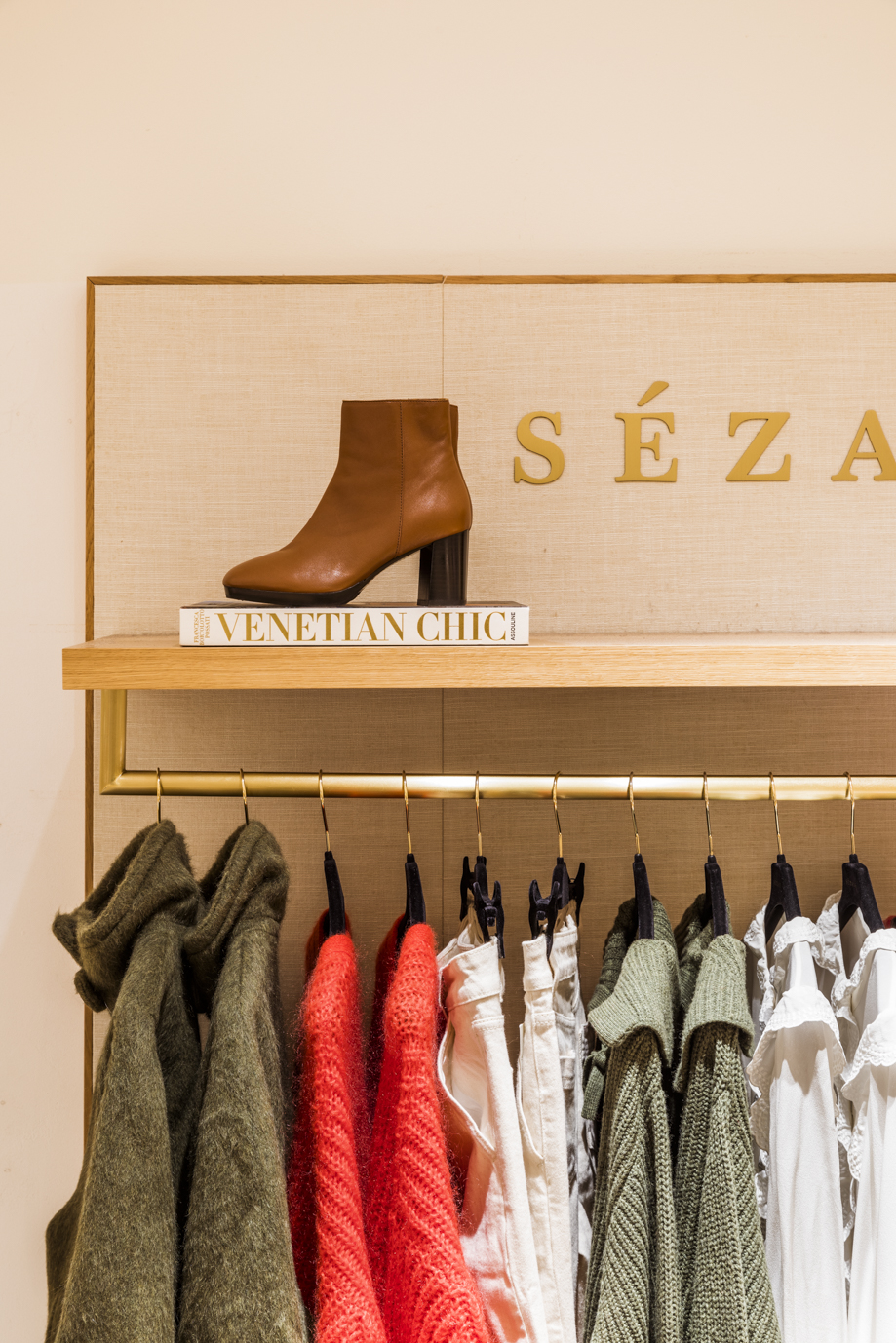Corner Sézane au Bon Marché Rive Gauche, réalisé par Batiik Studio.
