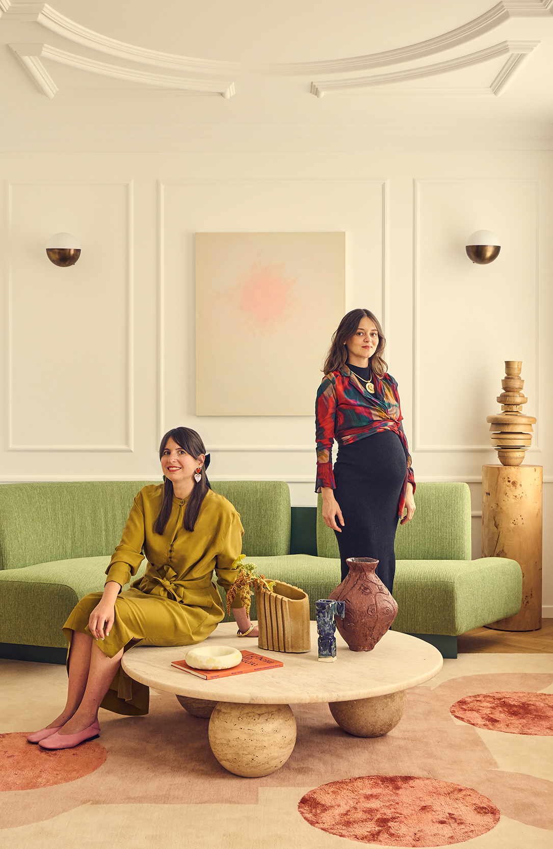 Portrait des fondatrices Rebecca Benichou et Florence Jallet de l'agence d'architectes Batiik Studio dans le projet résidentiel Joséphine à Paris